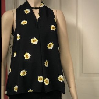 Camisole col plongeant à marguerites