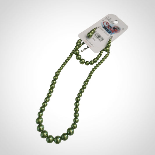 Ensemble collier, bracelet, boucles d'oreilles vert pomme